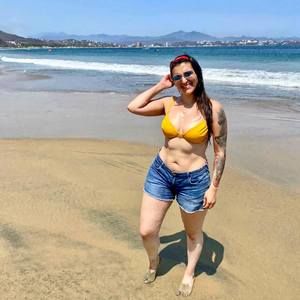 Meet your Posher, Abigail